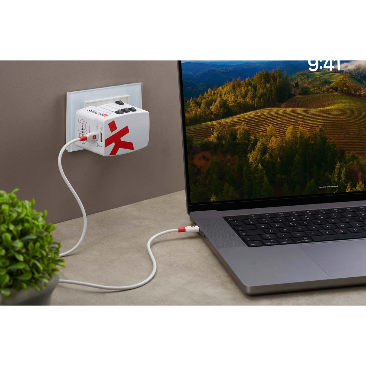 SKROSS Världsreseladdare AC65PD – USB-A + USB-C PD 65W Jordad