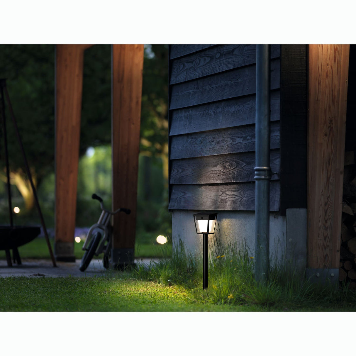 Philips Nissa Piedestal Solcell Led 250/20Lm Svart