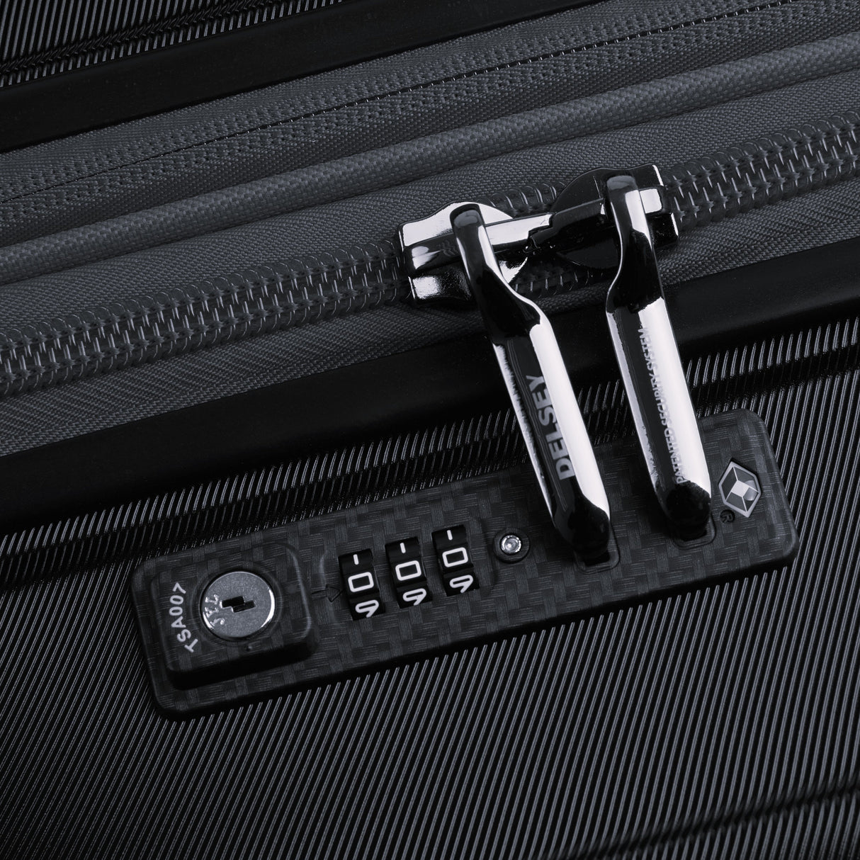 Delsey Paris Shadow 5.0 Resväska 75 - Black