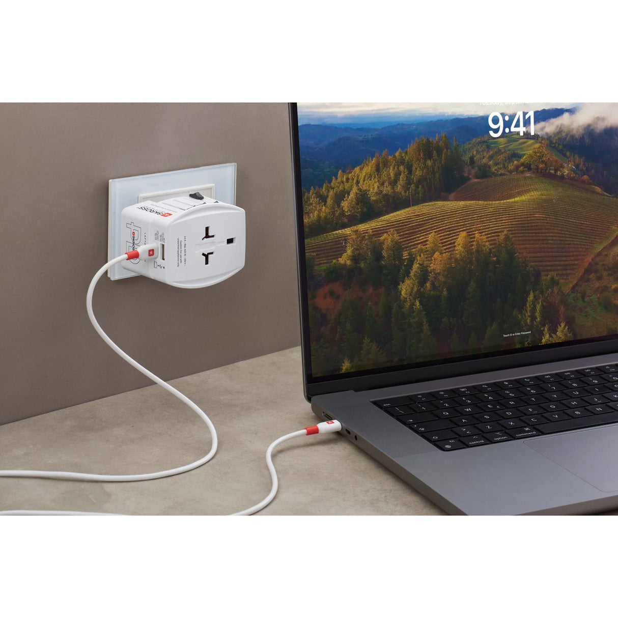 SKROSS Världsreseadapter MUV USB AC65PD USB-A+USB-C PD 65W Ojordad