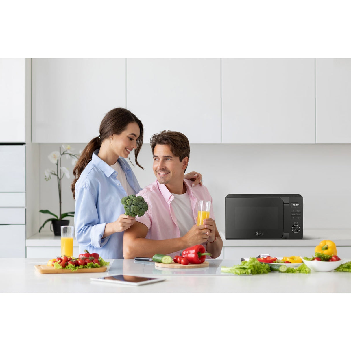 Midea Mikrovågsugn Med Grill 20L 700/1000W